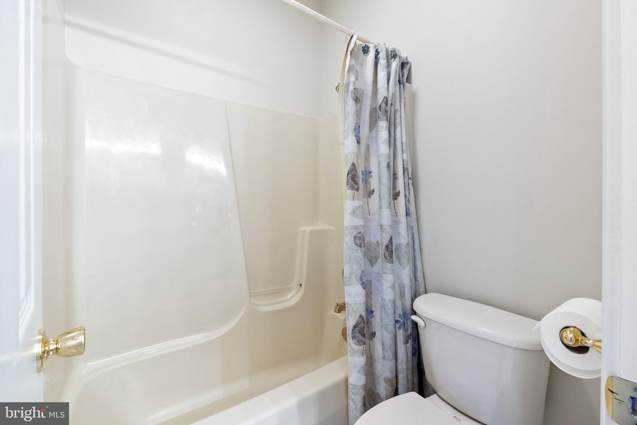 OAKDALE CROSSING - Residential