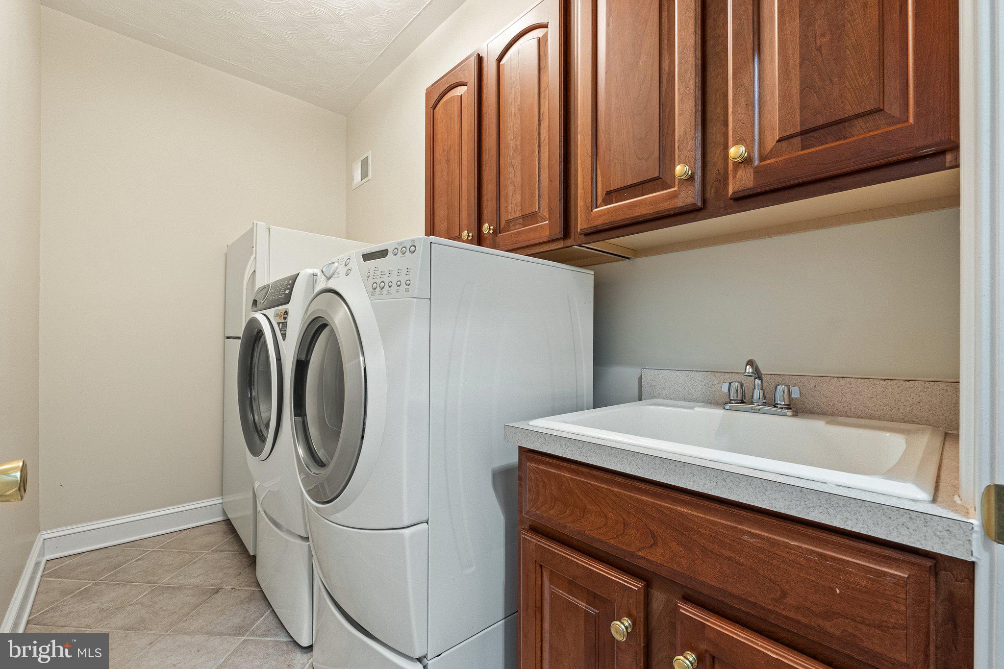 OAKDALE CROSSING - Residential