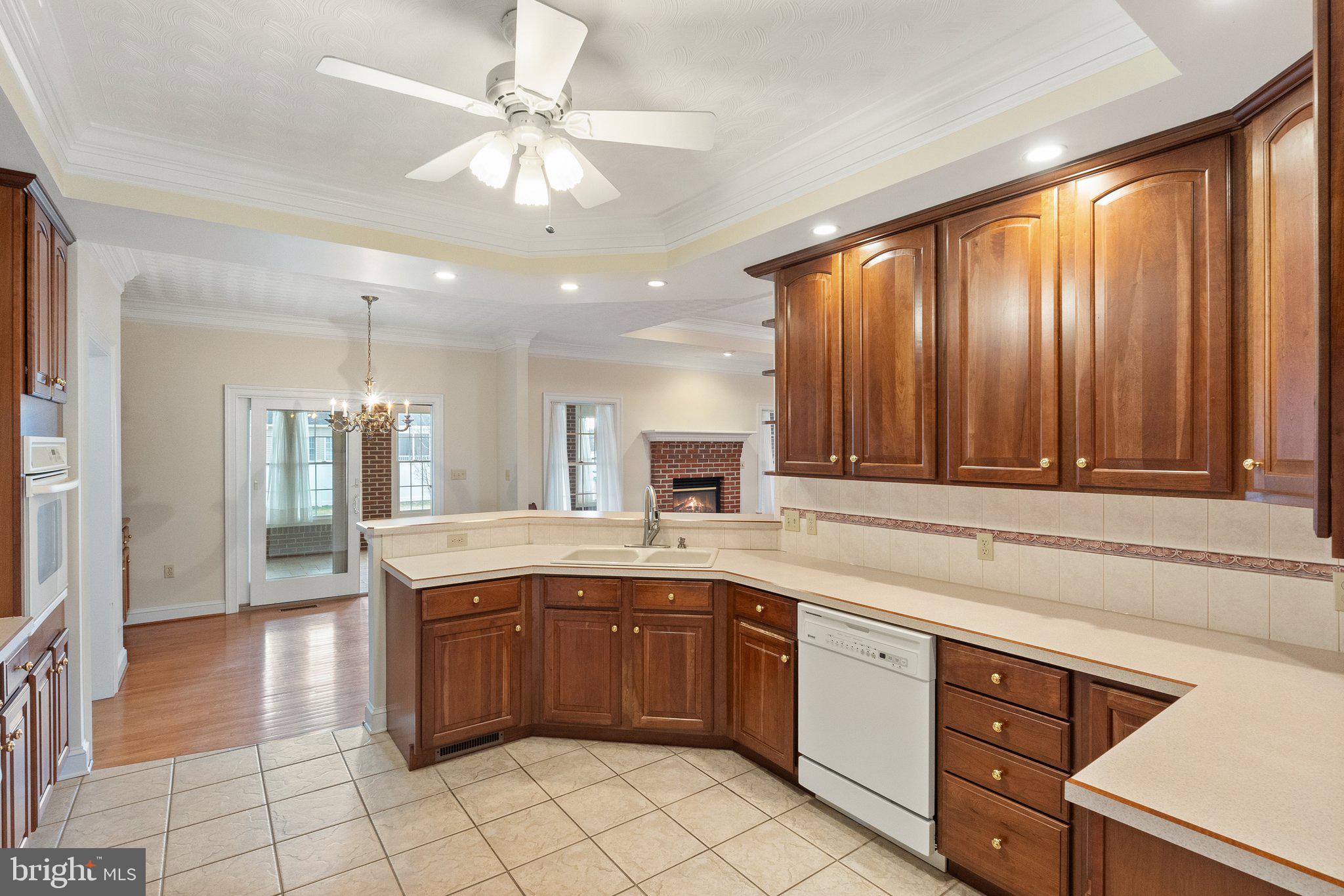 OAKDALE CROSSING - Residential