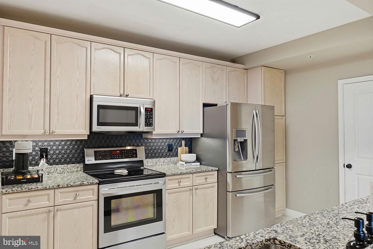485 HARBOR SIDE STREET 610