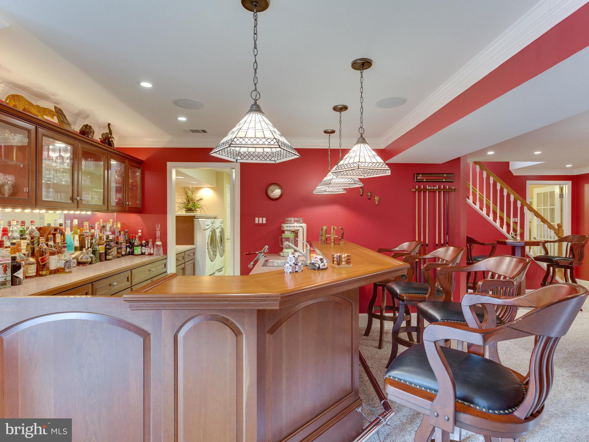 HILLSIDE MANOR - Residential