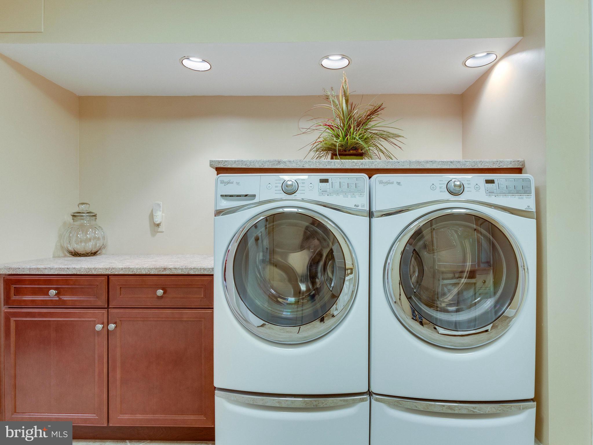 HILLSIDE MANOR - Residential