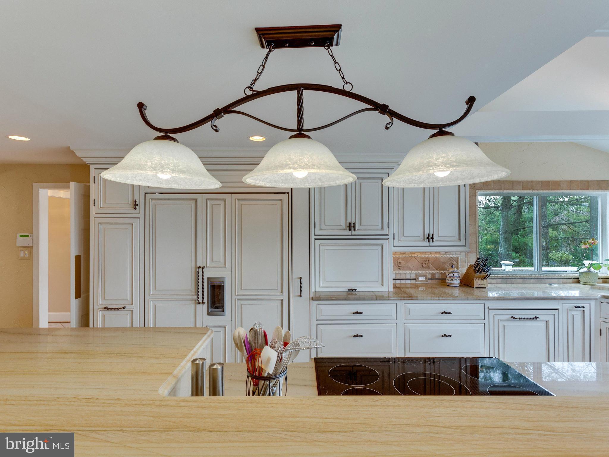 HILLSIDE MANOR - Residential