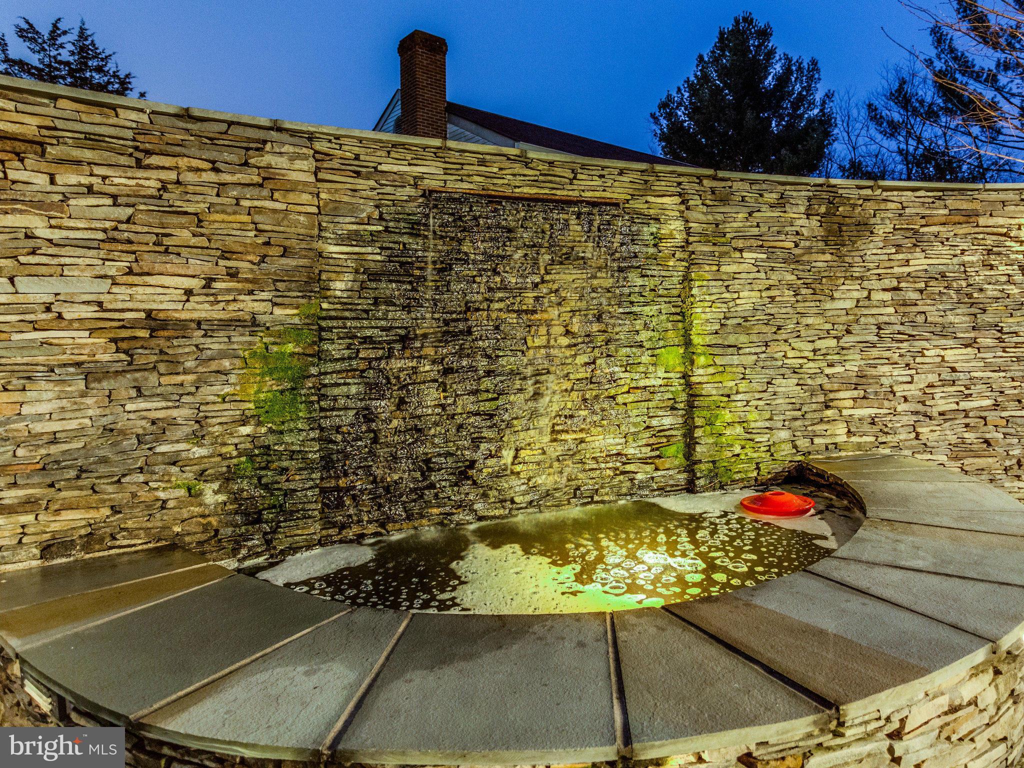 HILLSIDE MANOR - Residential