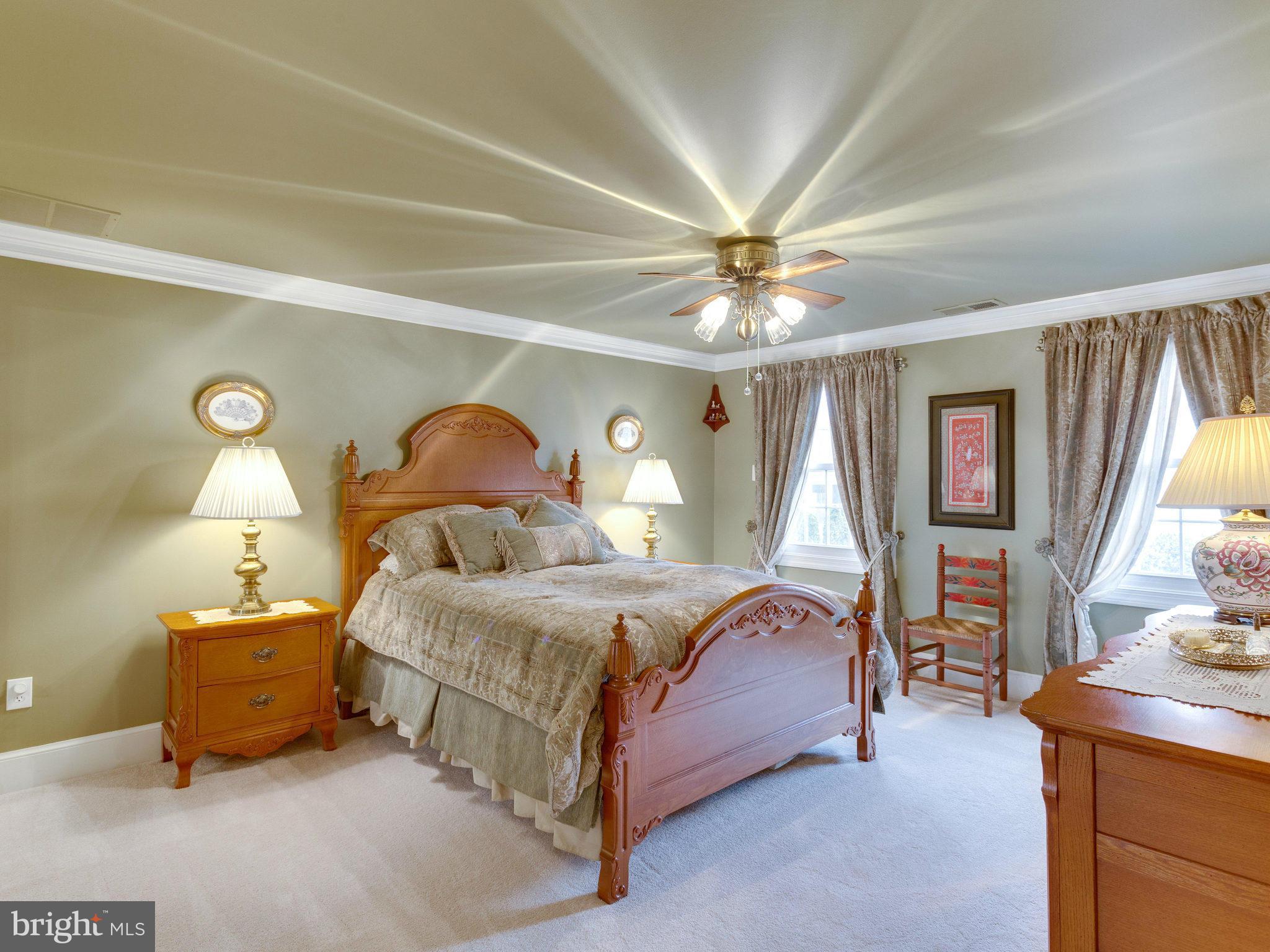 HILLSIDE MANOR - Residential