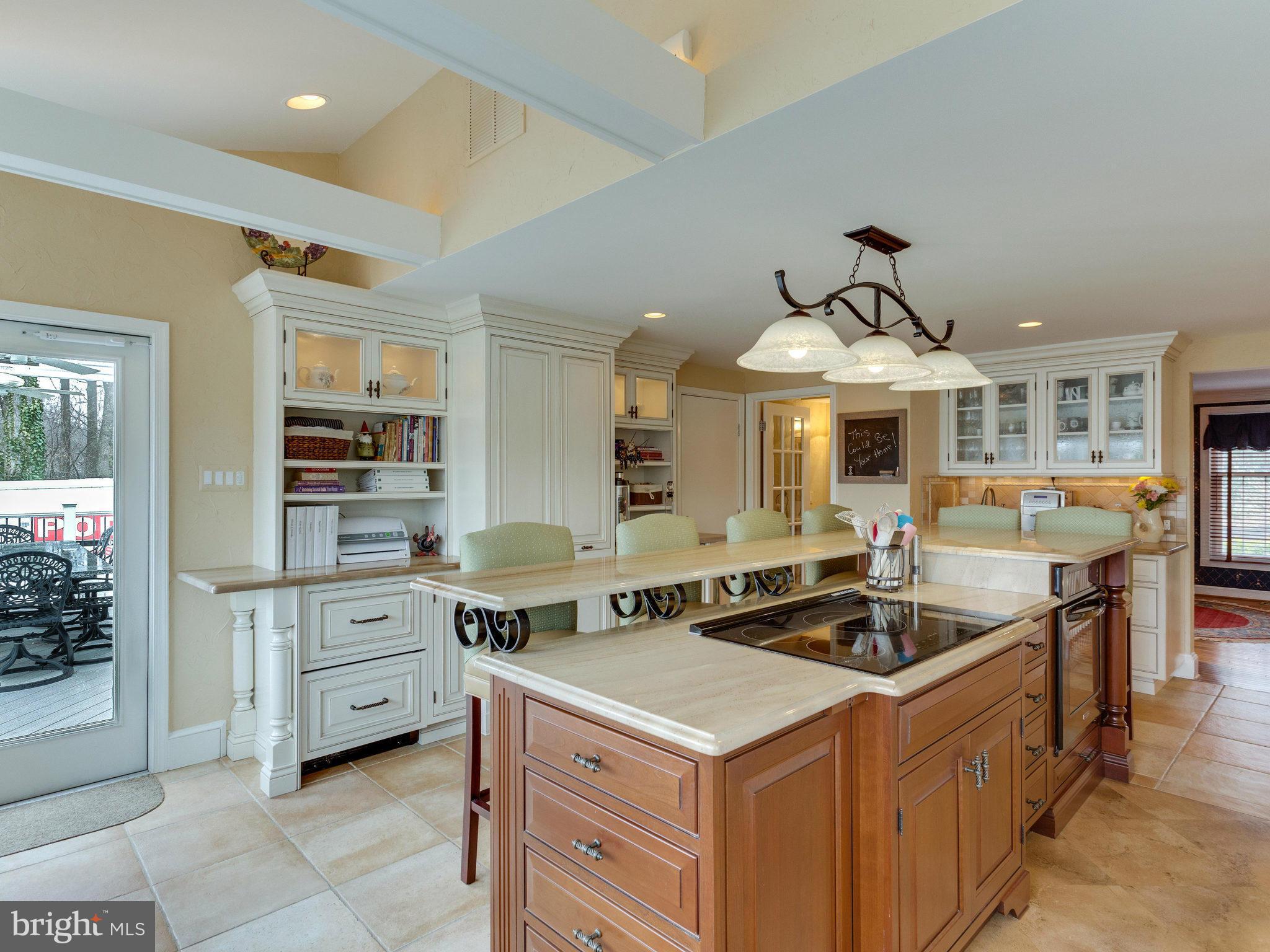 HILLSIDE MANOR - Residential