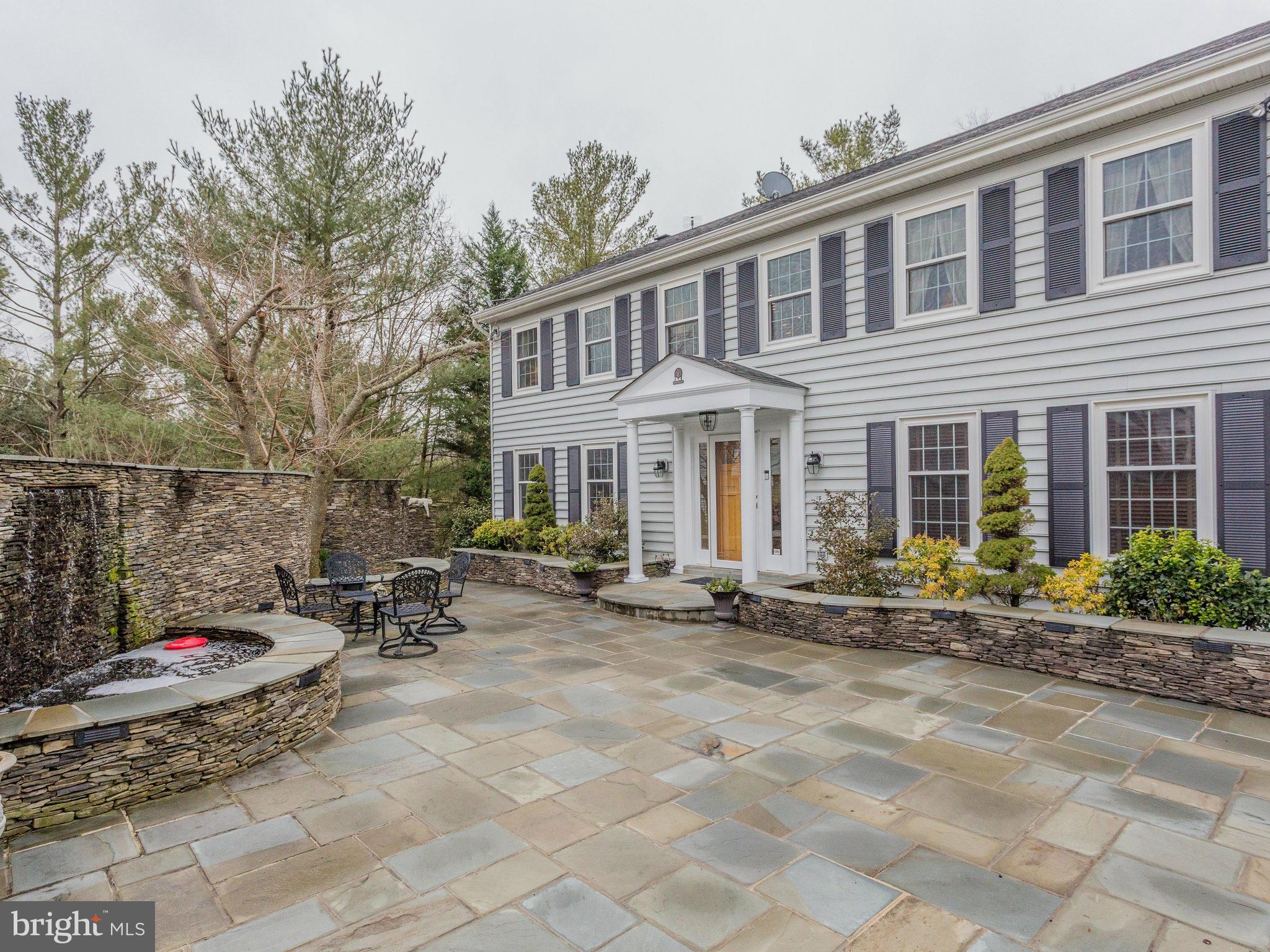 HILLSIDE MANOR - Residential