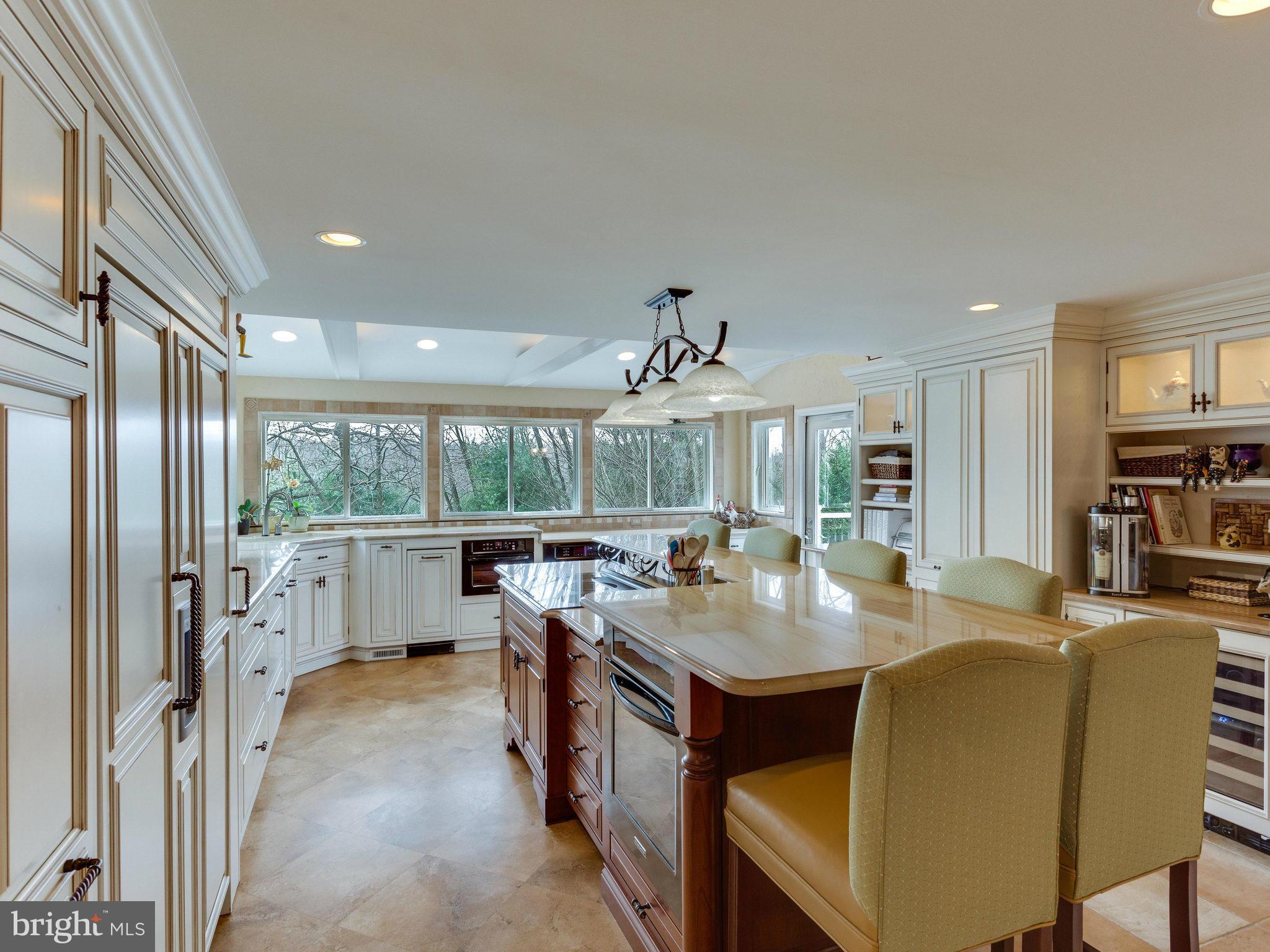 HILLSIDE MANOR - Residential