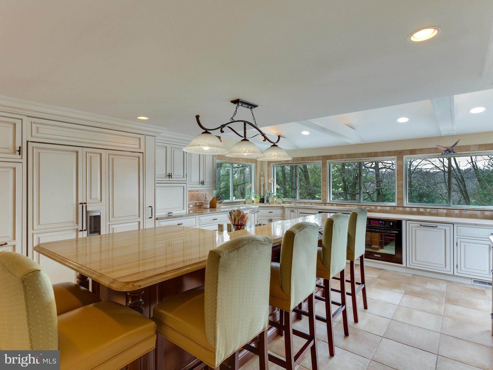 HILLSIDE MANOR - Residential