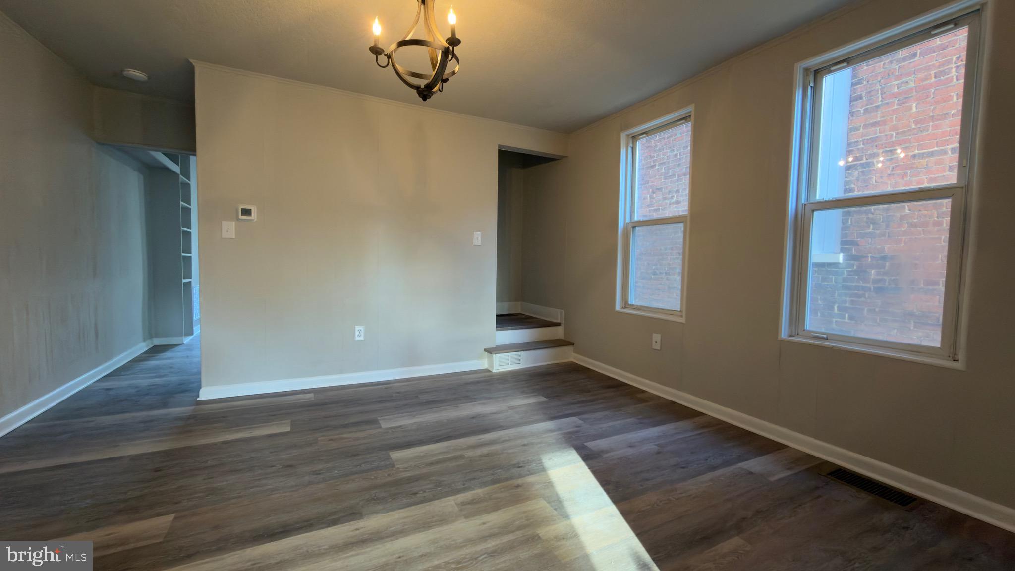 BUCHANAN TRAIL WEST - Residential