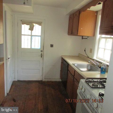 LANDOVER HILLS - Residential