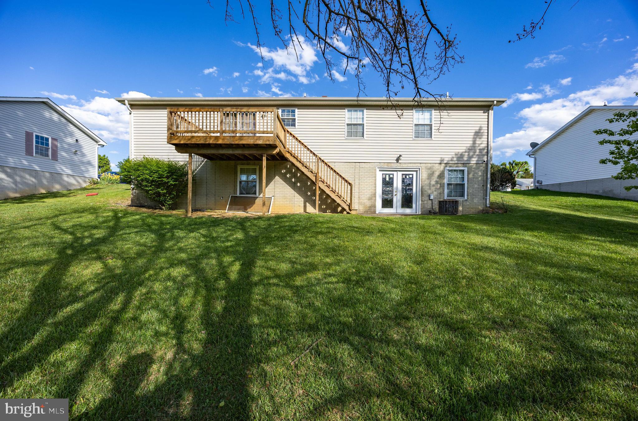 PENN STREET - Residential