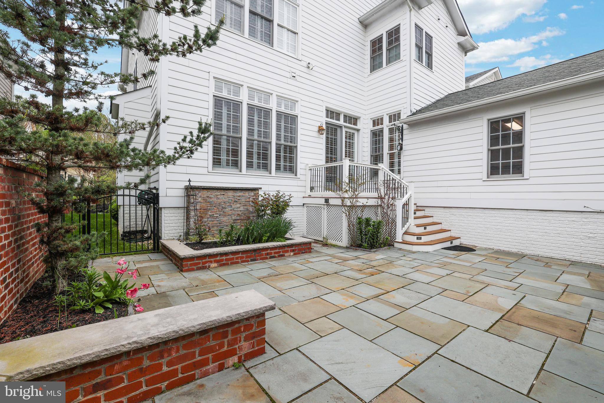 MAPLE LAWN - Residential