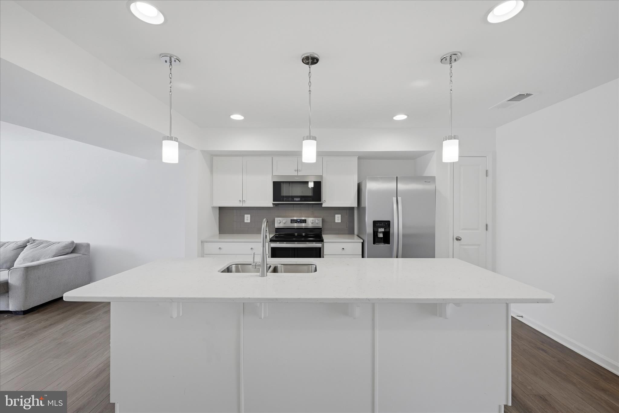 WHISPERING PINES - Residential