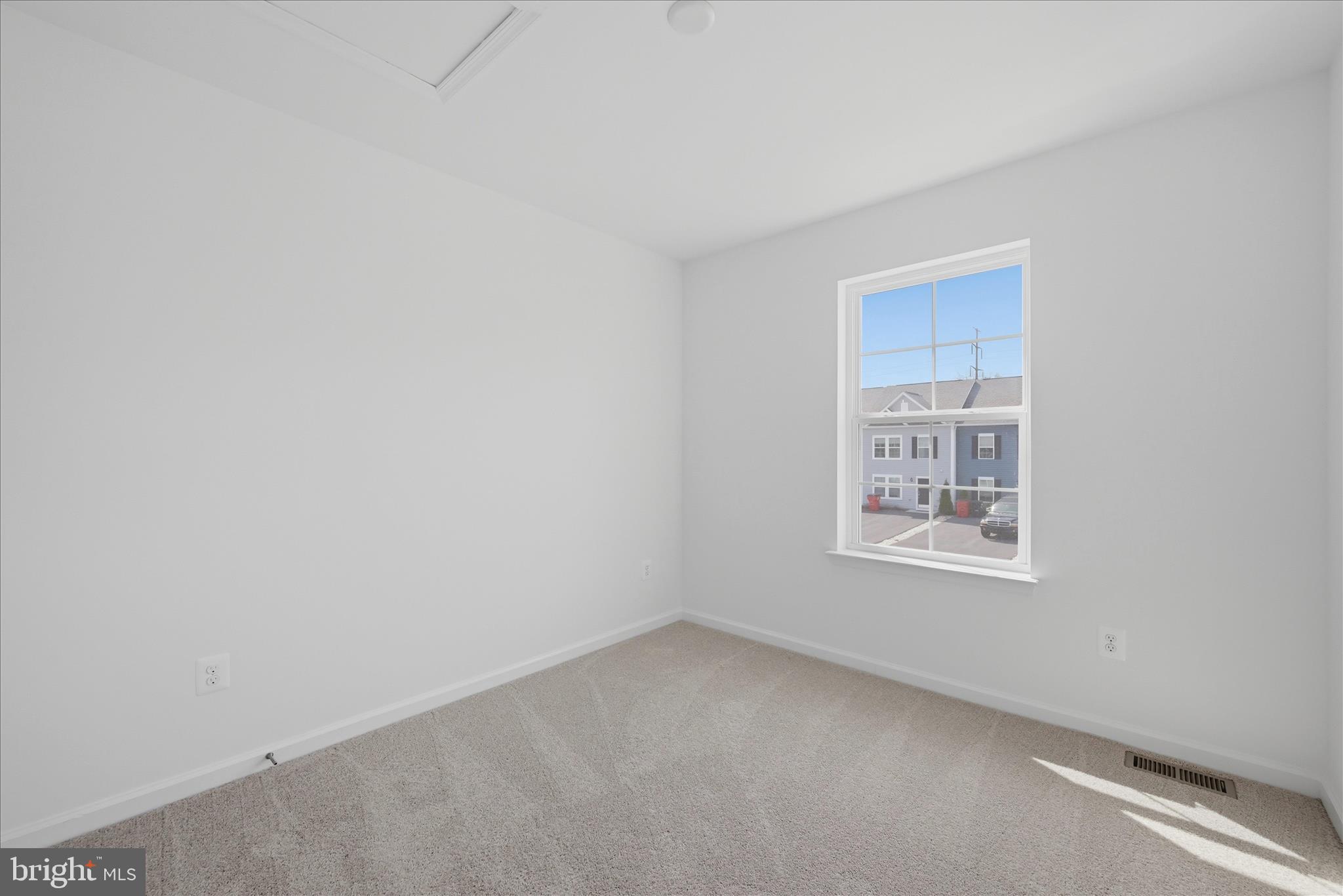 WHISPERING PINES - Residential