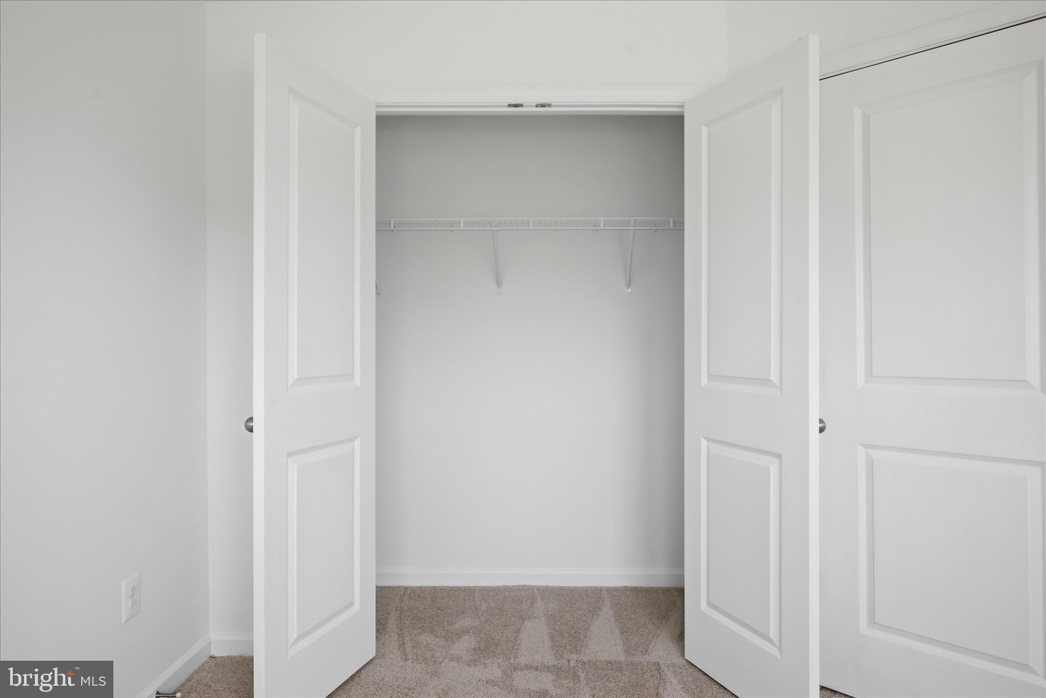 WHISPERING PINES - Residential