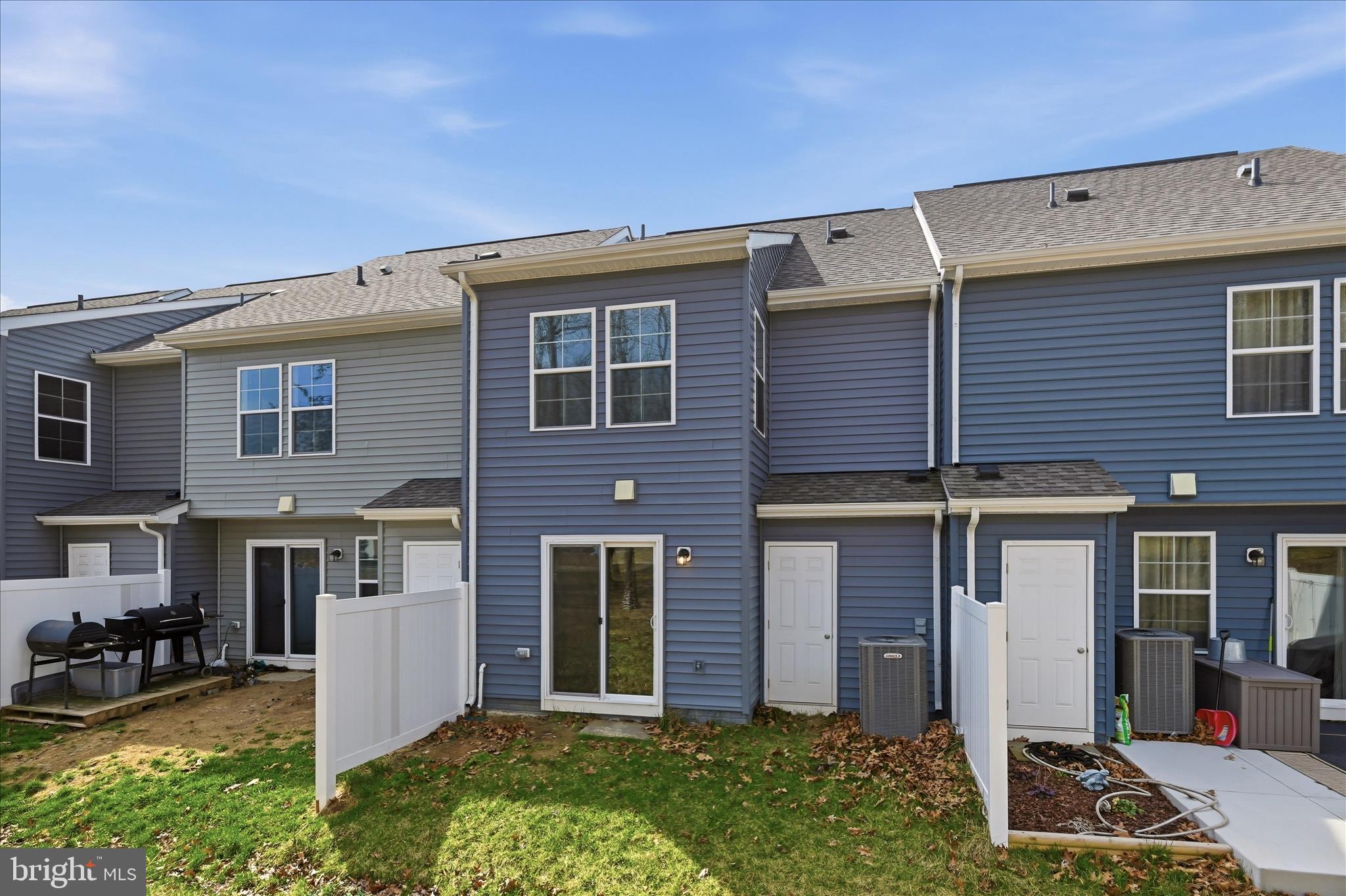 WHISPERING PINES - Residential