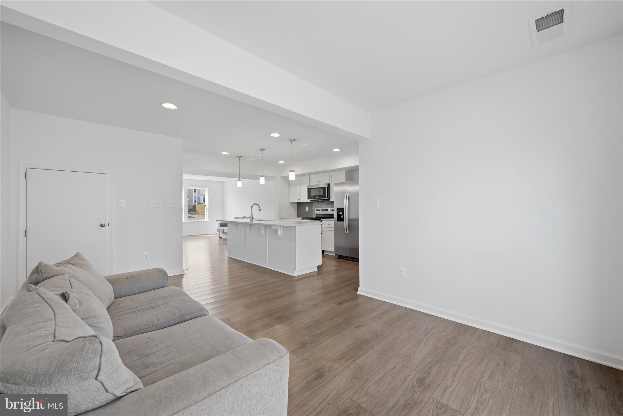 WHISPERING PINES - Residential