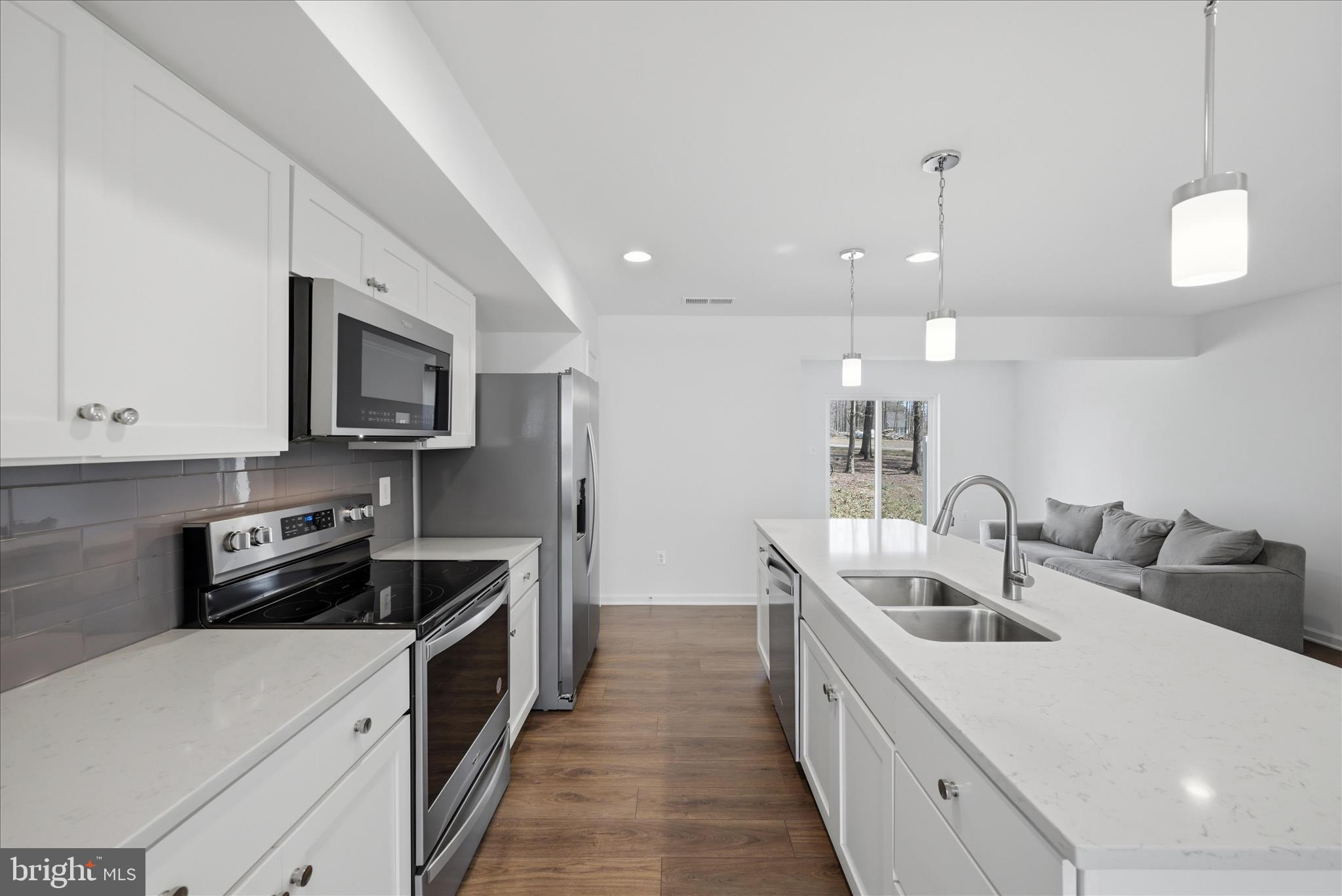 WHISPERING PINES - Residential