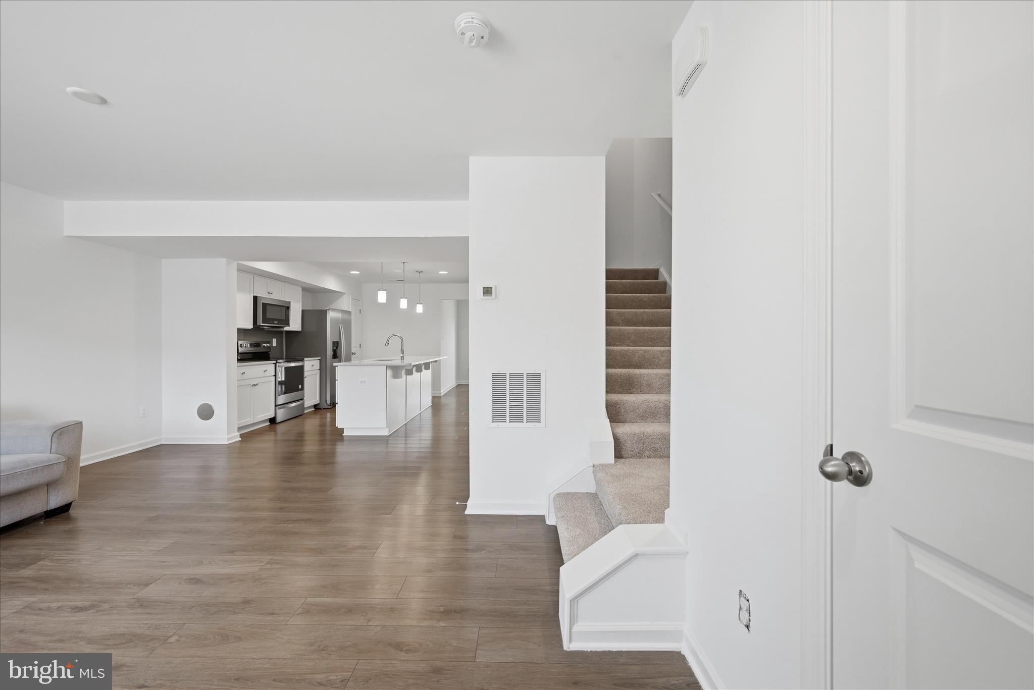 WHISPERING PINES - Residential