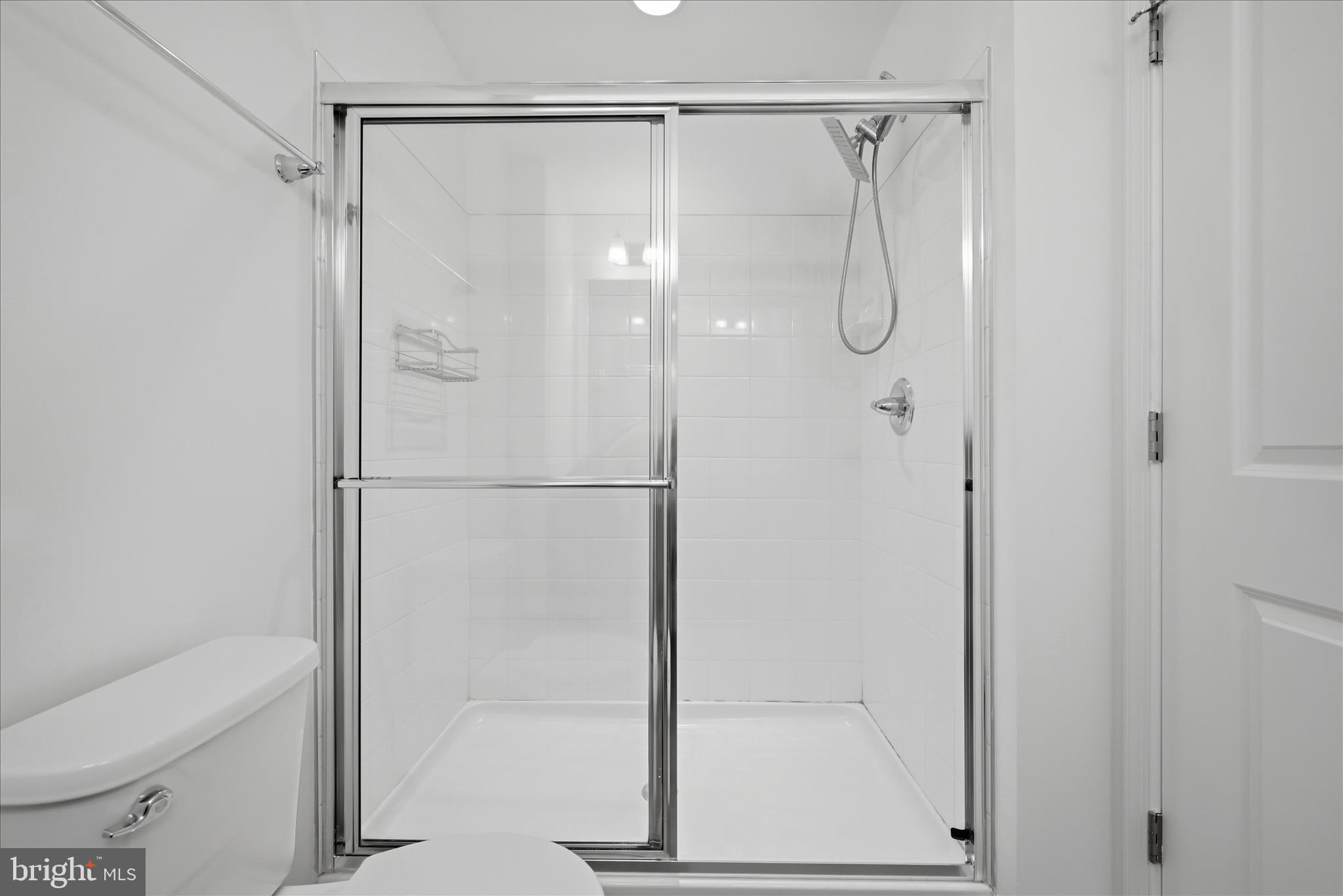 WHISPERING PINES - Residential