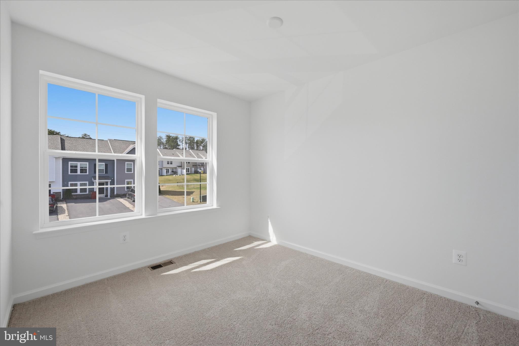 WHISPERING PINES - Residential