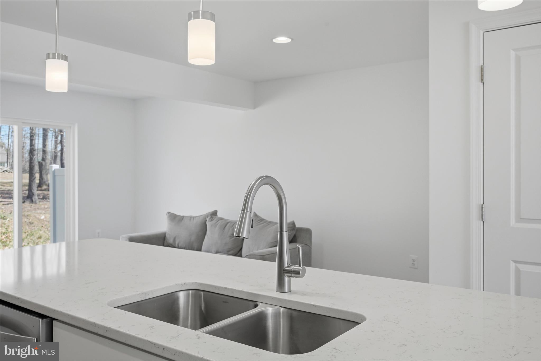 WHISPERING PINES - Residential