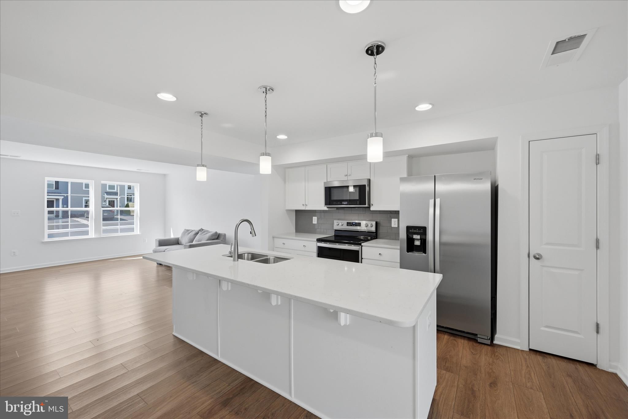 WHISPERING PINES - Residential