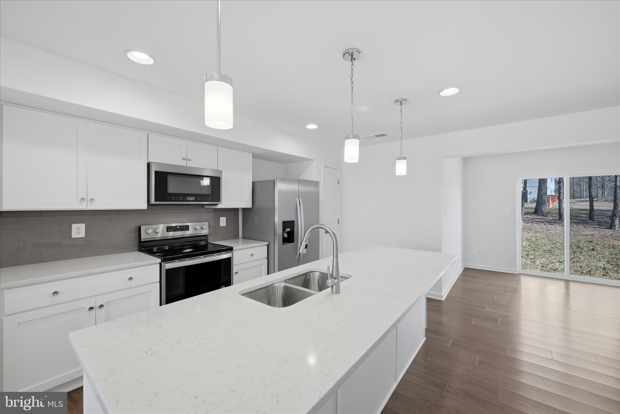 WHISPERING PINES - Residential