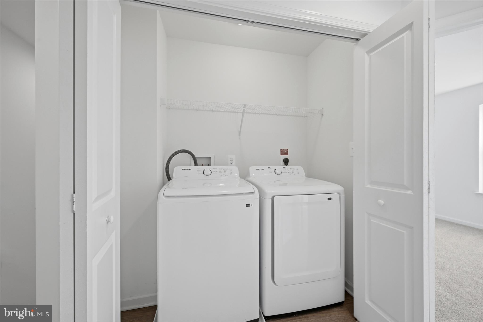 WHISPERING PINES - Residential