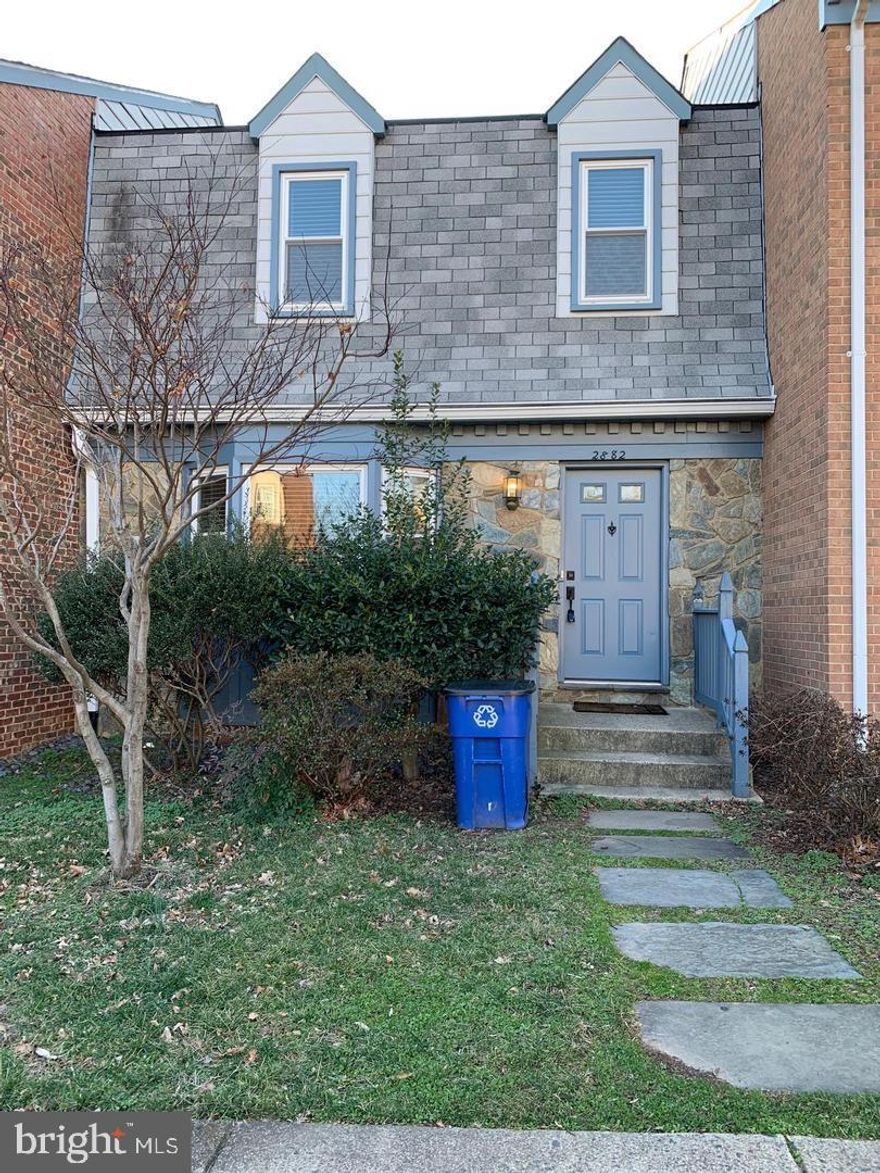 Beautiful 3BR/ 3.5BA townhome, located near Mosaic District shopping center. Main level recently renovated. Basement is fully finished with bedroom, full bath and fireplace.  
*Qualifications: 2 years of full-time employment history, 2 years of rental history (or home ownership), good credit, and a household income of at least $136,000.00 (that would be the sum of the 2 lowest incomes). Apply on Peake's website.
**Resident Benefits Package - $30/month Required with ALL lease agreements managed by Peake Management Inc. Peake provides a 24 hour Emergency Maintenance Hotline with Live Phone Support, High-quality air filters delivered to your home every other month! This keeps air clan and lowers your monthly heating & cooling bills and keeps you in compliance with your lease obligations. Positive credit reporting for all on-time rental payments to credit bureaus. Could help raise your credit score! See resident brochure for more info.