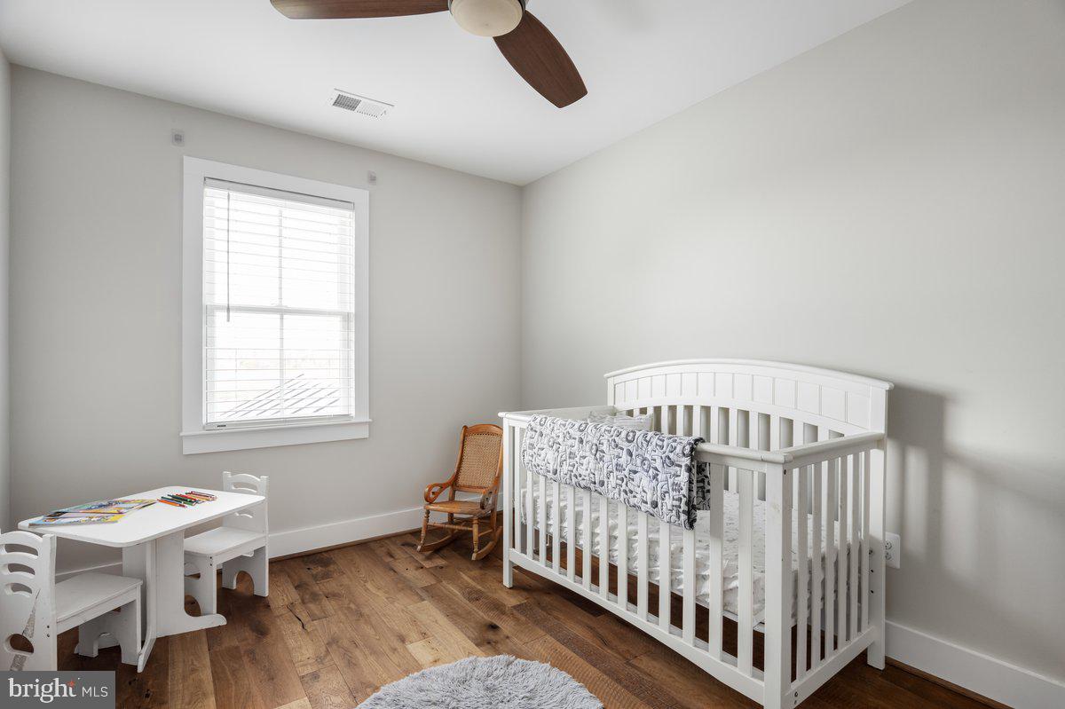 CHALK FARM - Residential