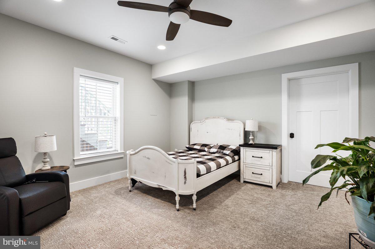 CHALK FARM - Residential