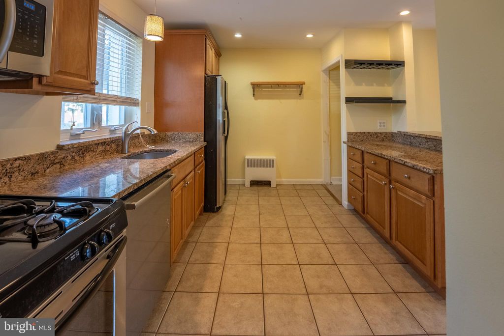 Photo of 2913 Mosby Street, ALEXANDRIA, VA 22305 (MLS # VAAX2050314)