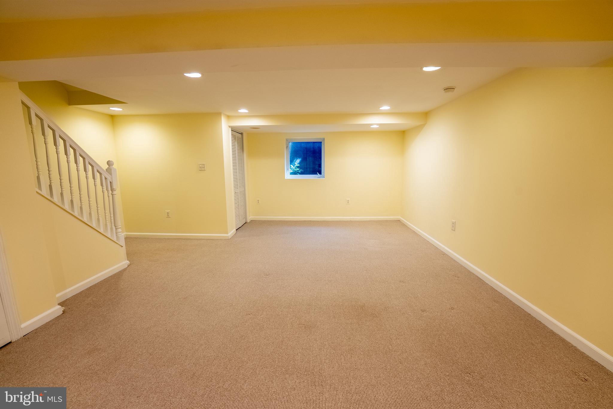 WARWICK VILLAGE - Residential Lease