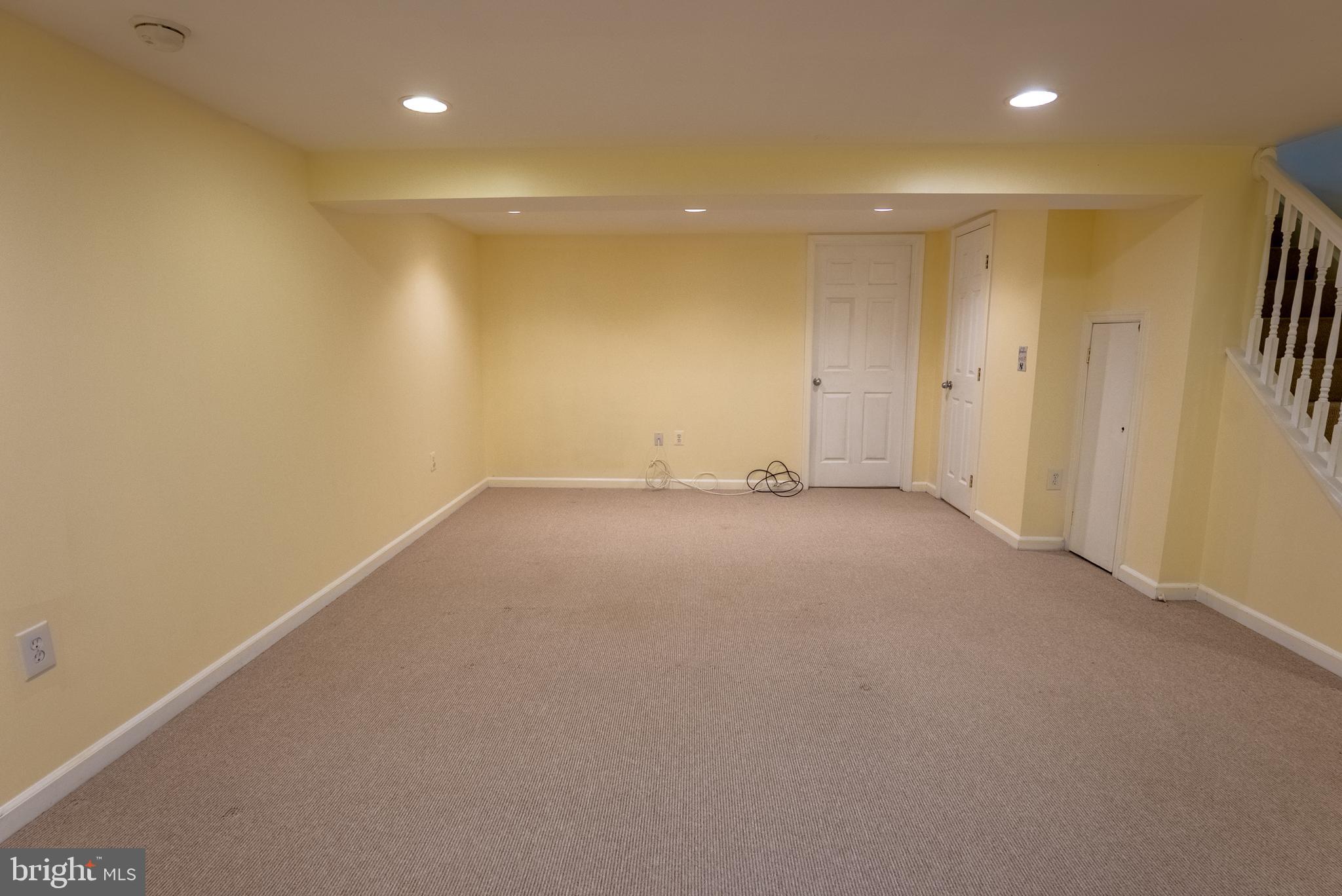 WARWICK VILLAGE - Residential Lease