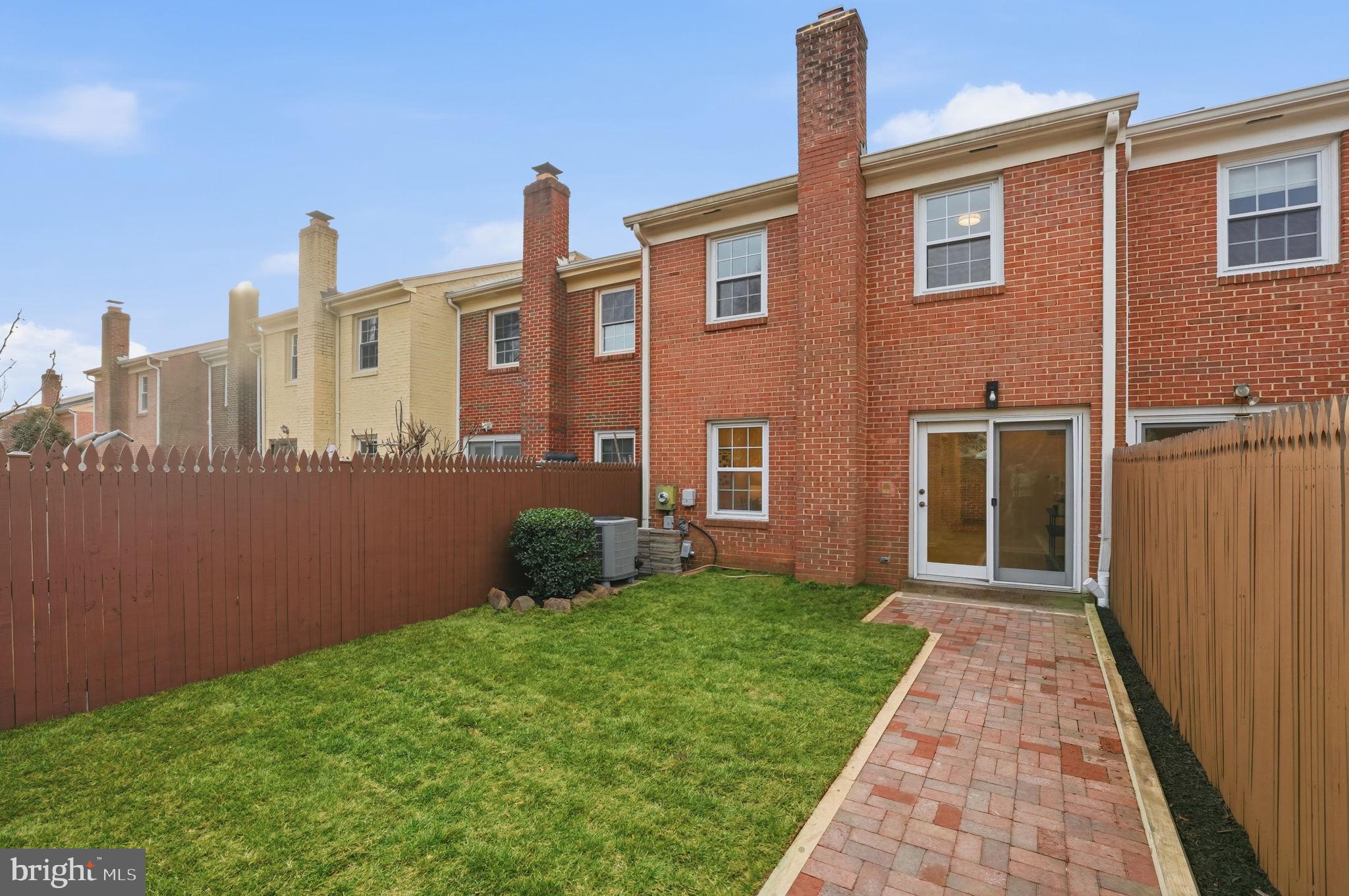 PINECREST HEIGHTS - Residential