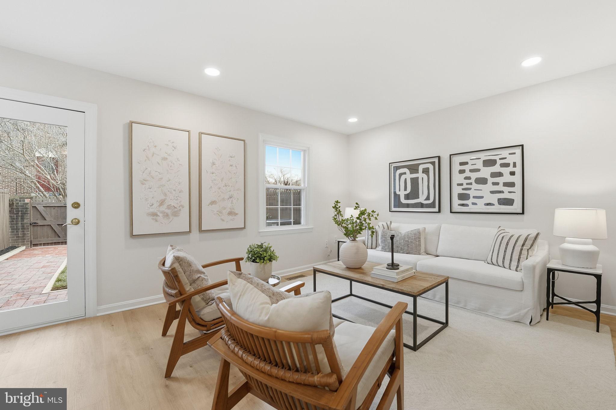 PINECREST HEIGHTS - Residential