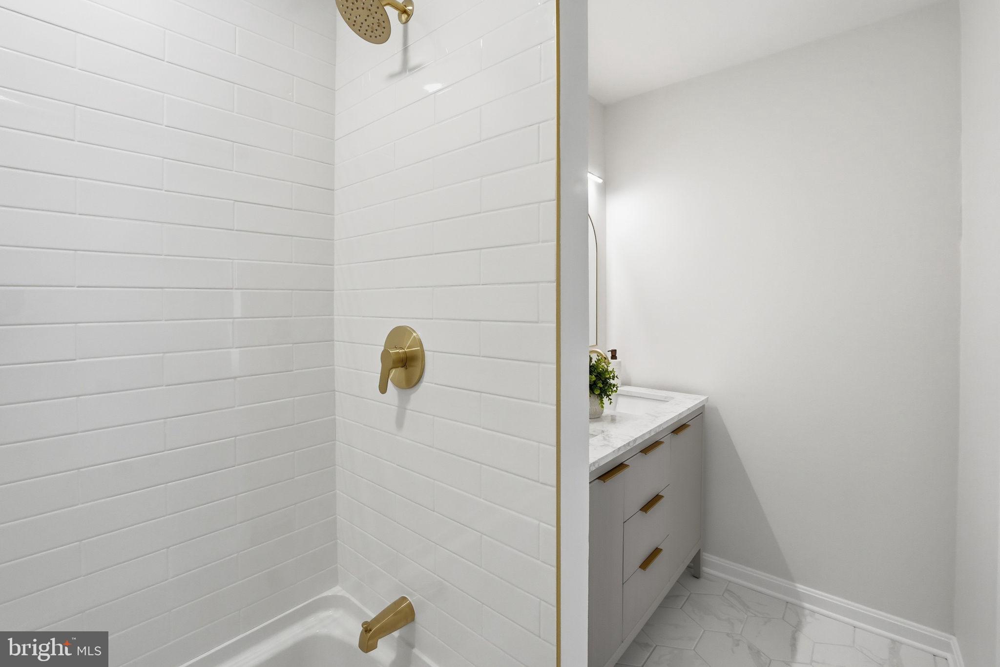 PINECREST HEIGHTS - Residential