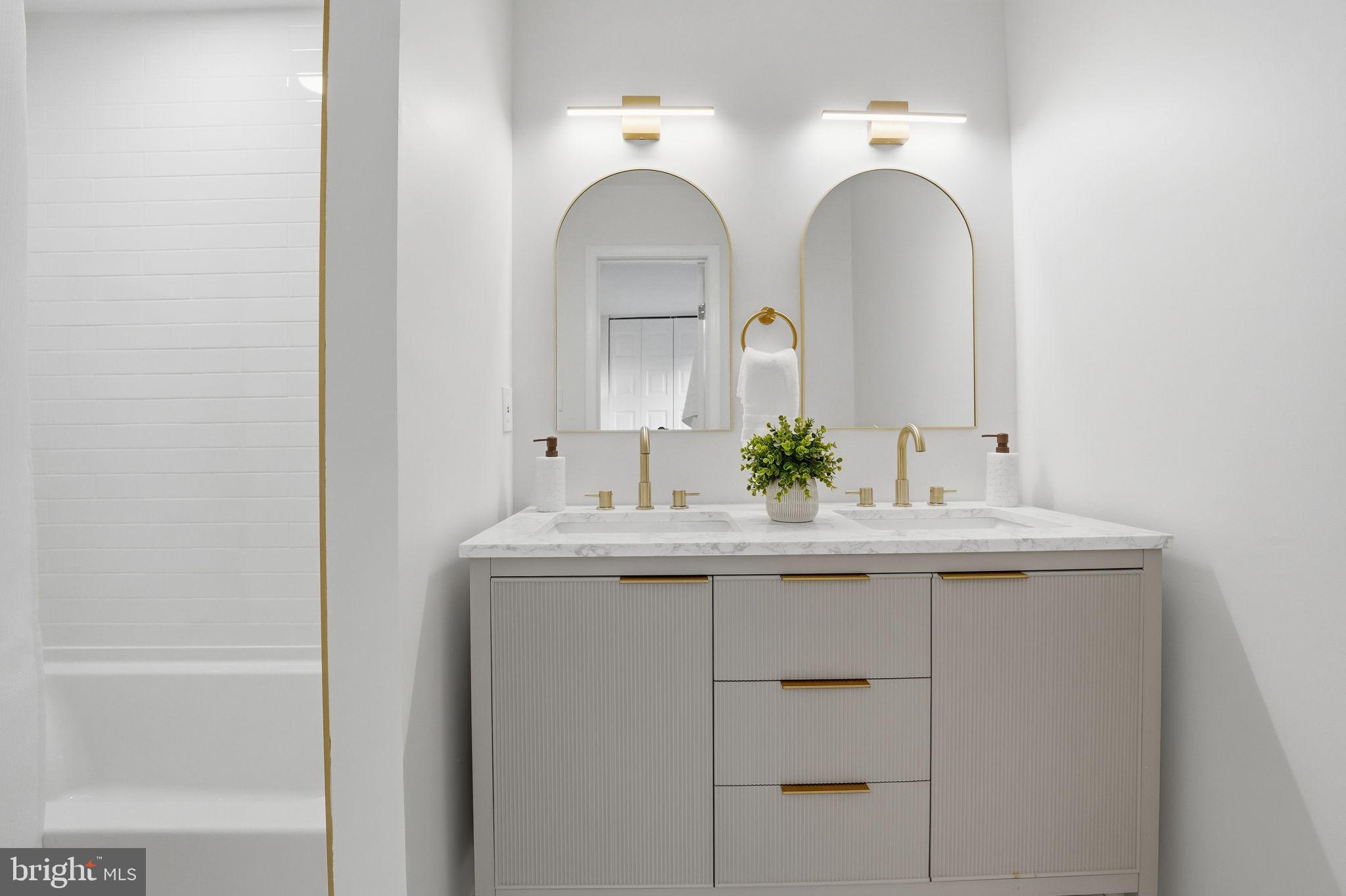 PINECREST HEIGHTS - Residential