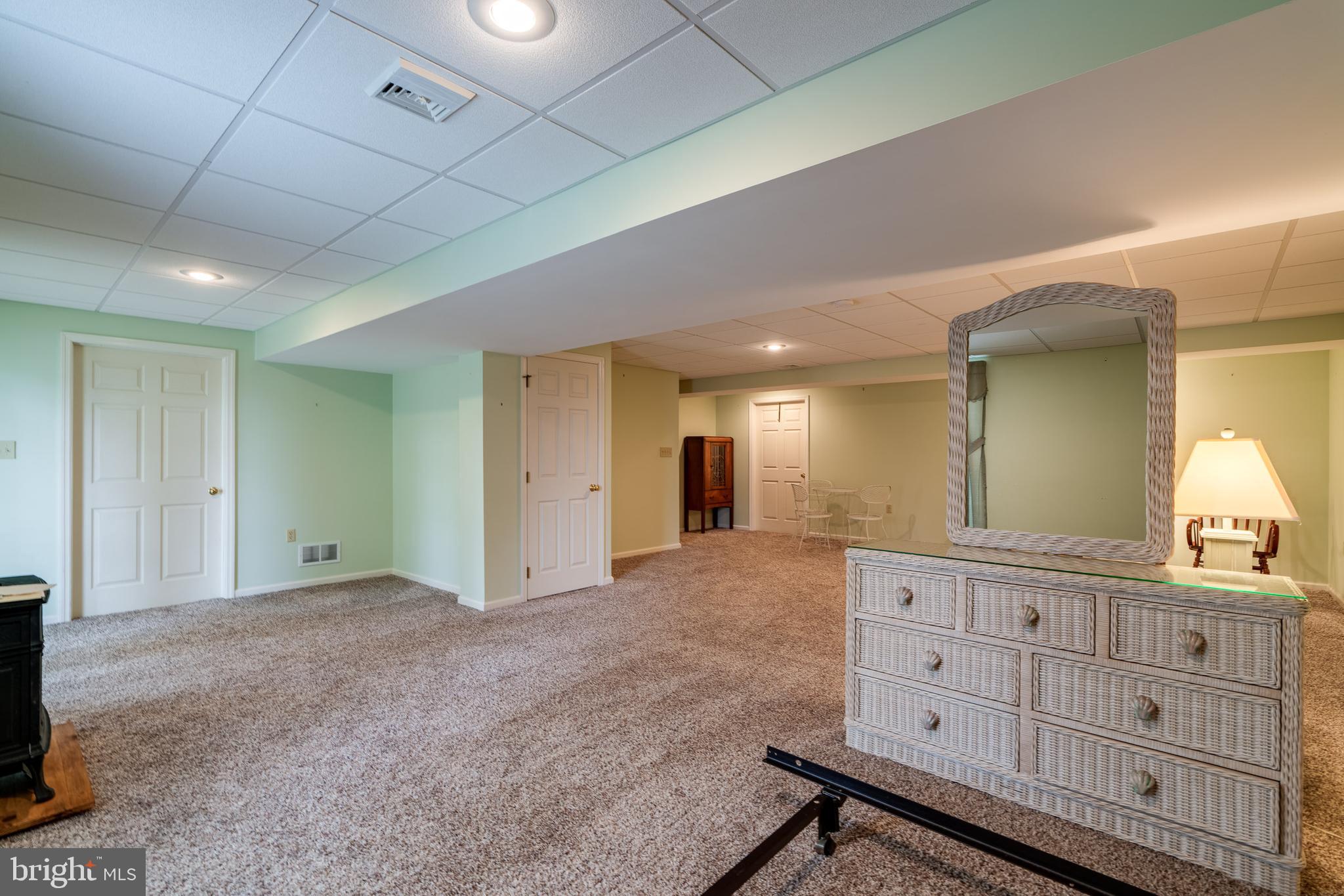 MANOR OAKS - Residential