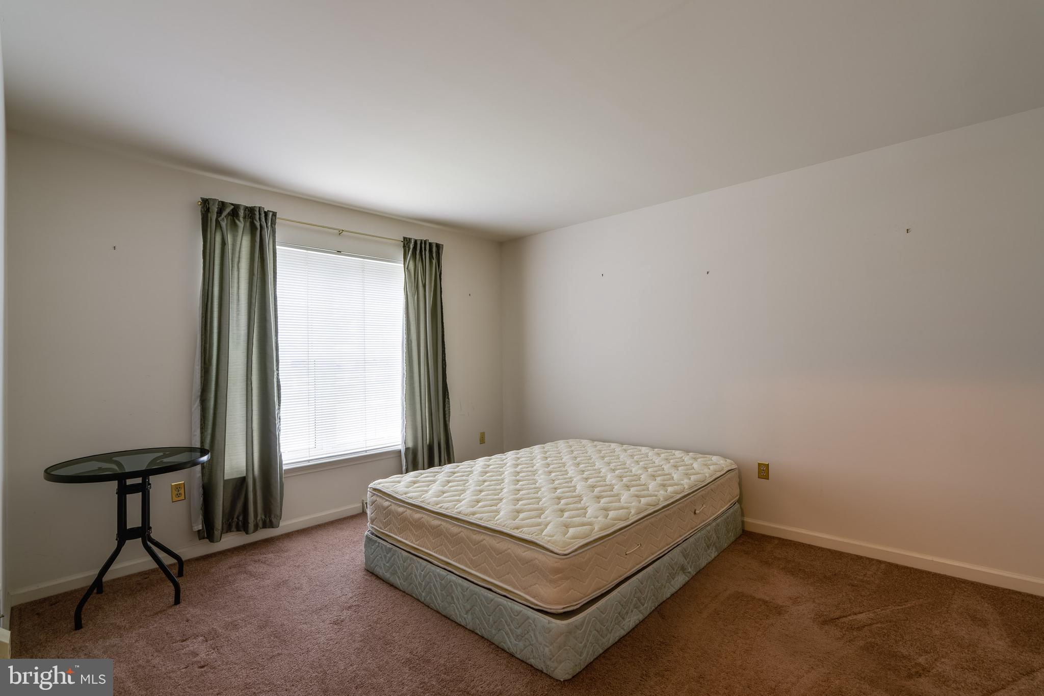 MANOR OAKS - Residential