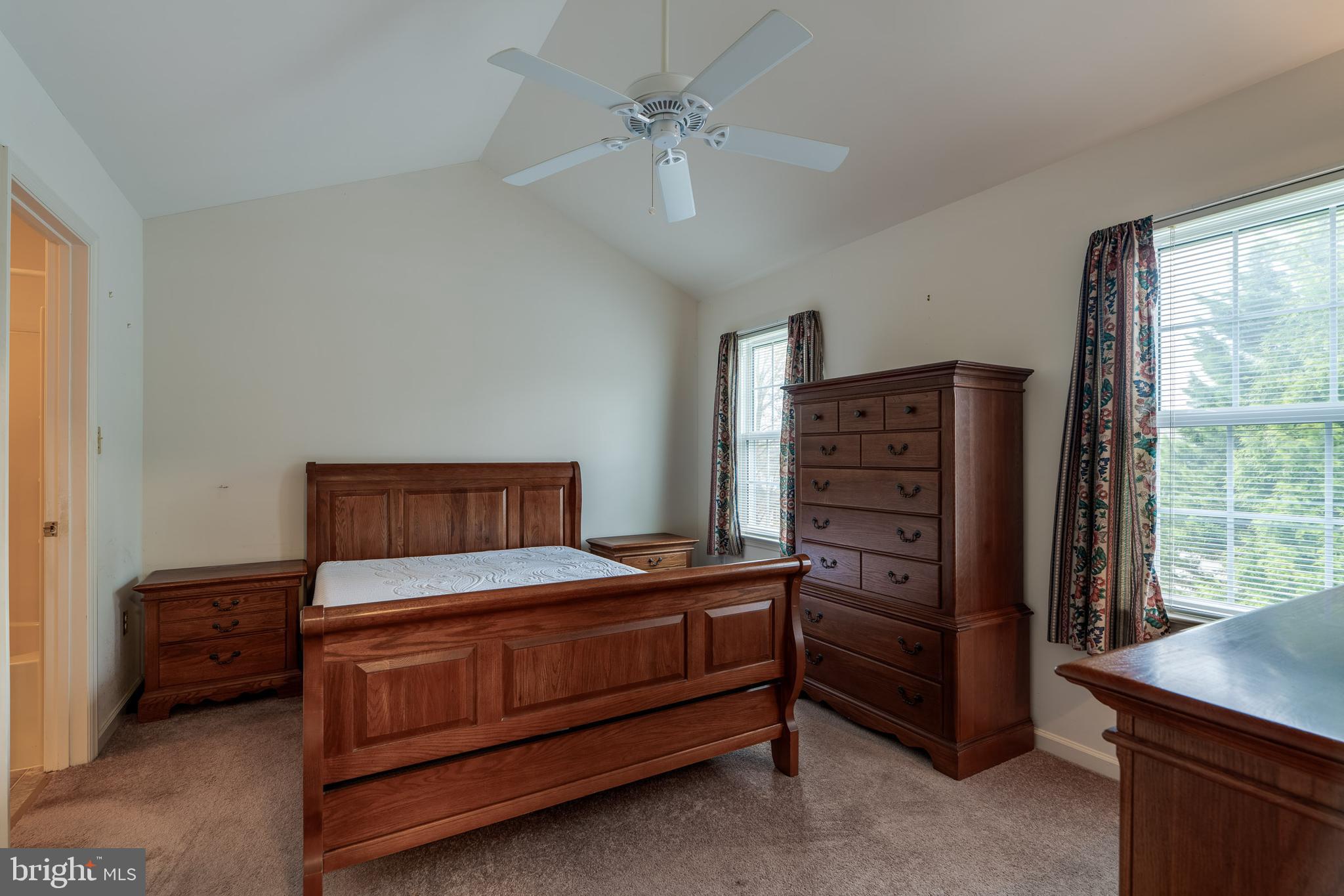 MANOR OAKS - Residential