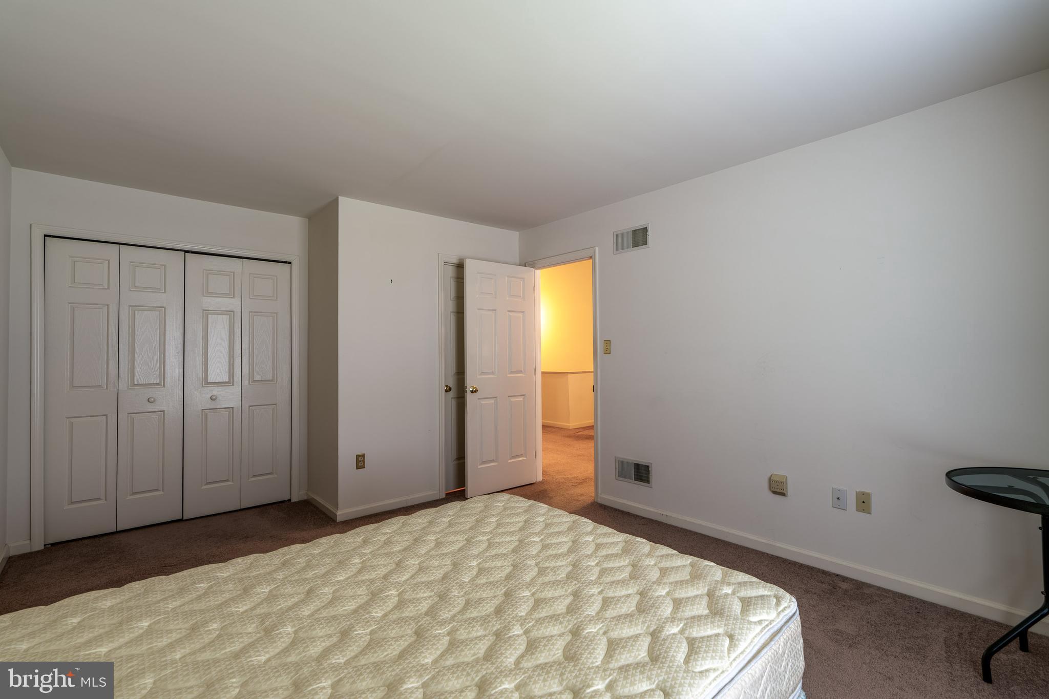 MANOR OAKS - Residential