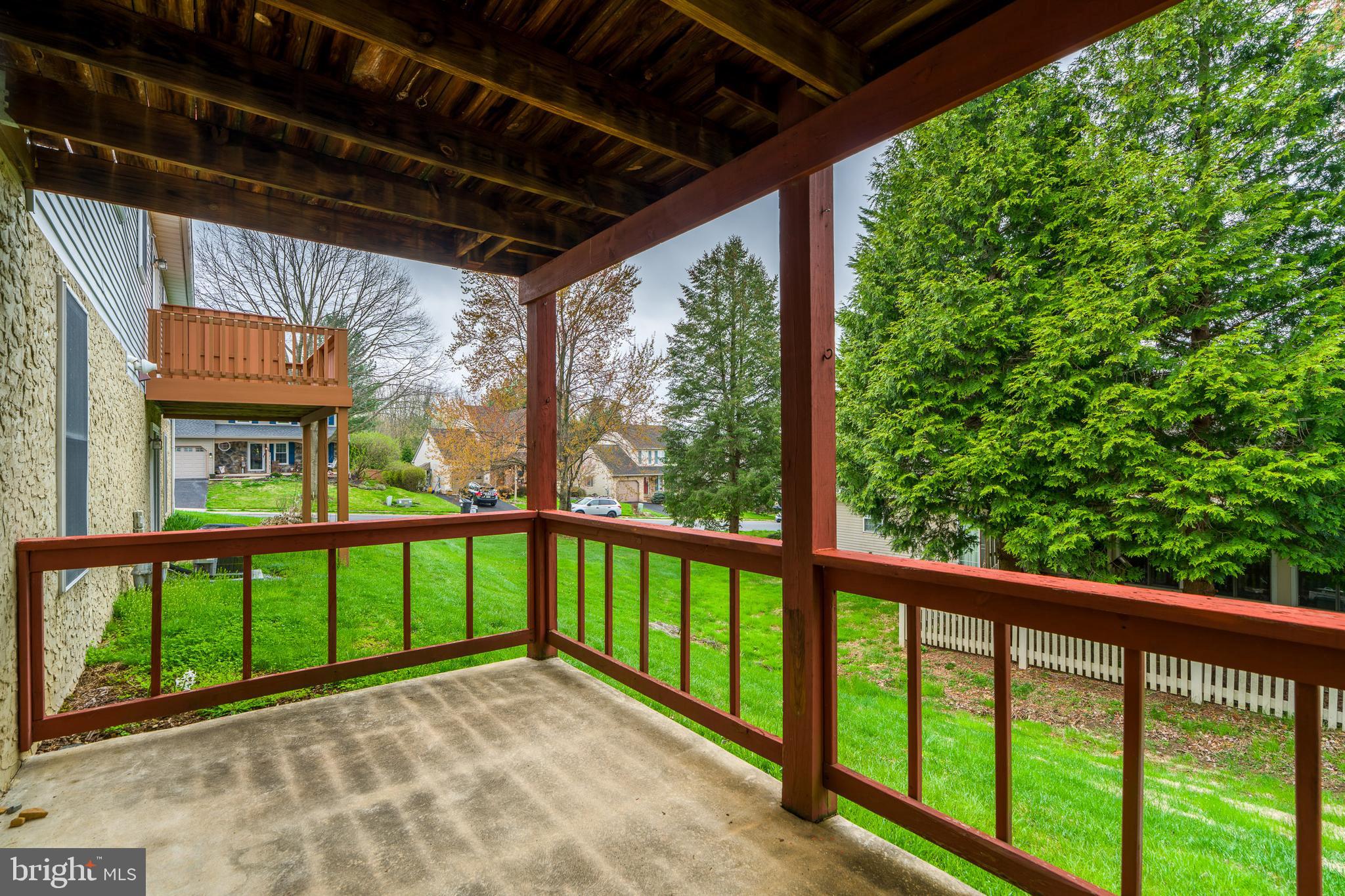 MANOR OAKS - Residential