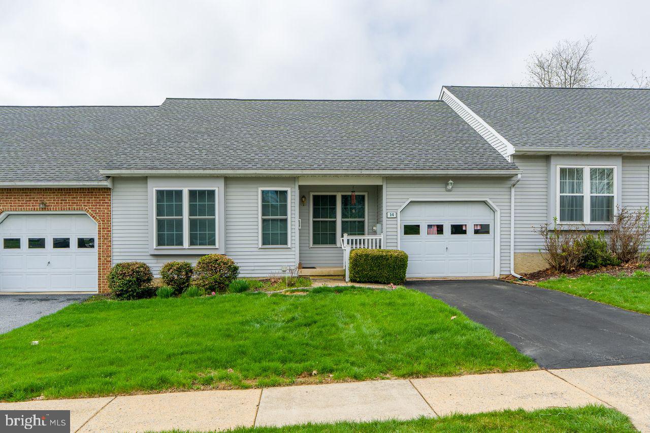 MANOR OAKS - Residential