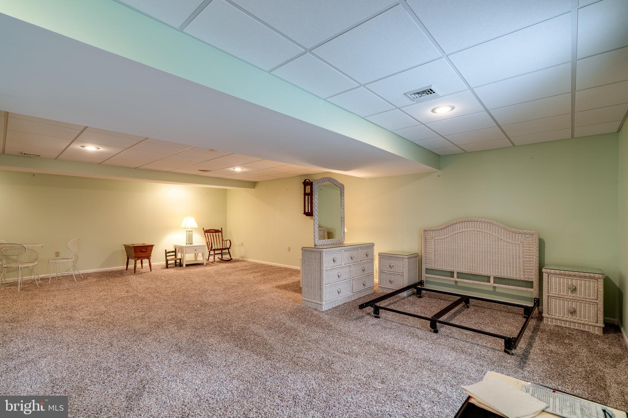 MANOR OAKS - Residential