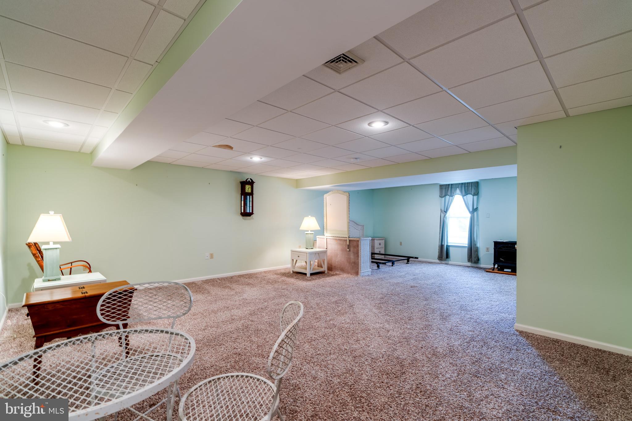 MANOR OAKS - Residential