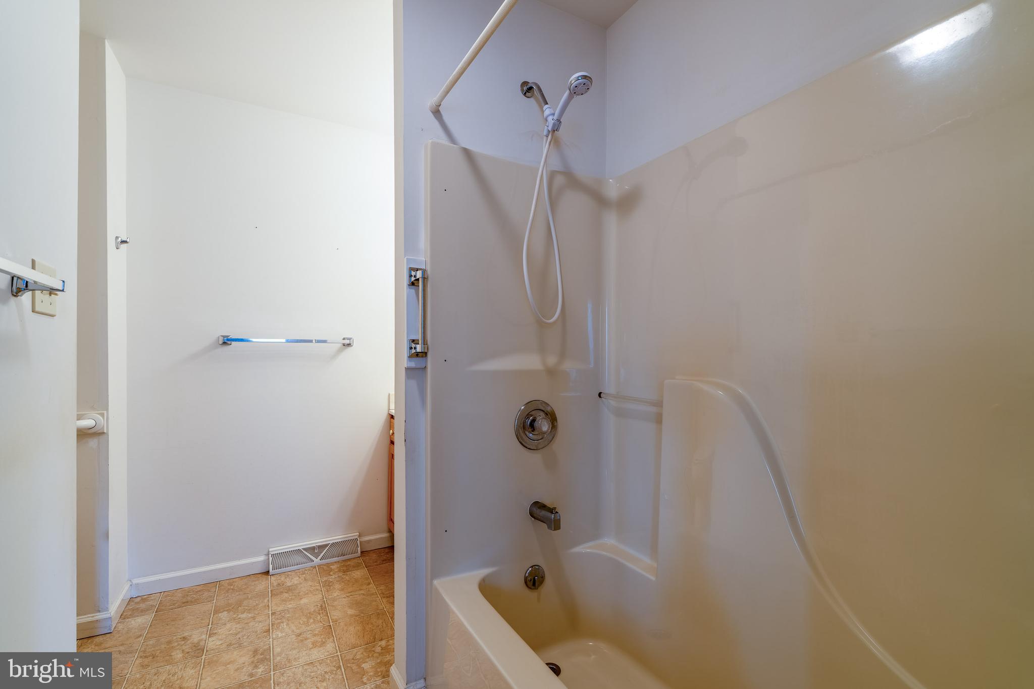 MANOR OAKS - Residential