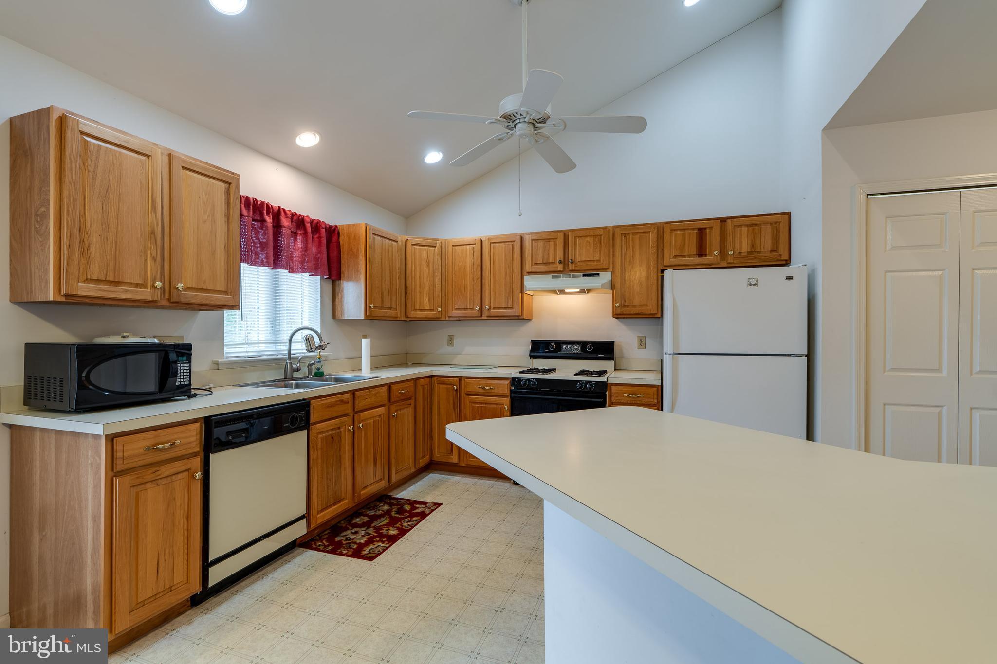 MANOR OAKS - Residential